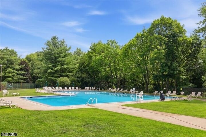 Property Photo:  19 Dartmouth Ave 2B  NJ 08807 