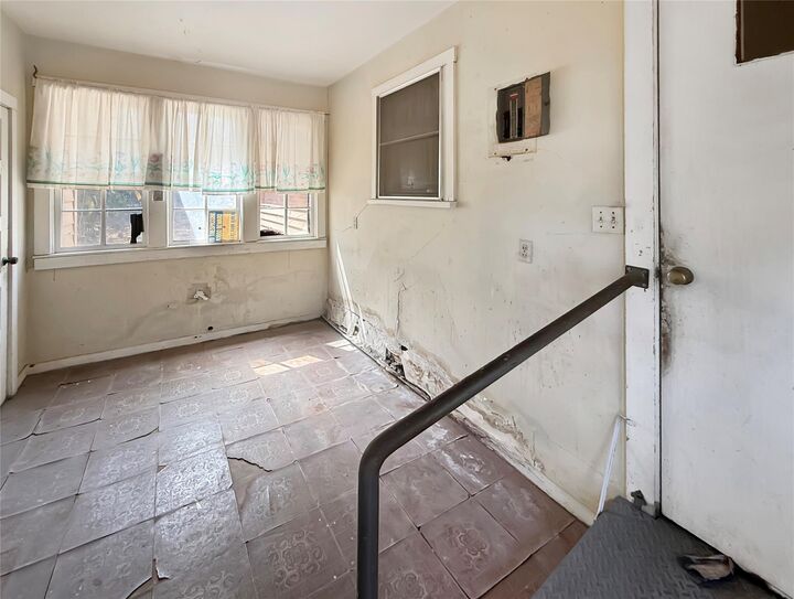 Property Photo:  416 N Penn Street  TX 78941 