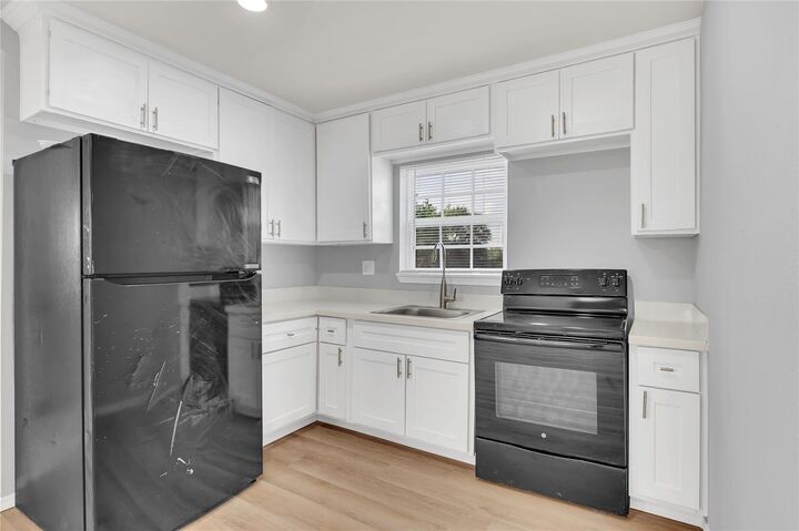 Property Photo:  7003 Schlitz Lane B  TX 77563 