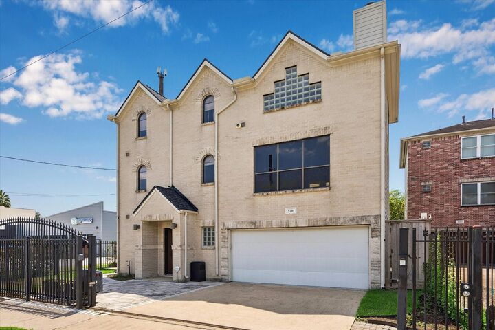 Property Photo: 5201 Cornish Street TX 77007