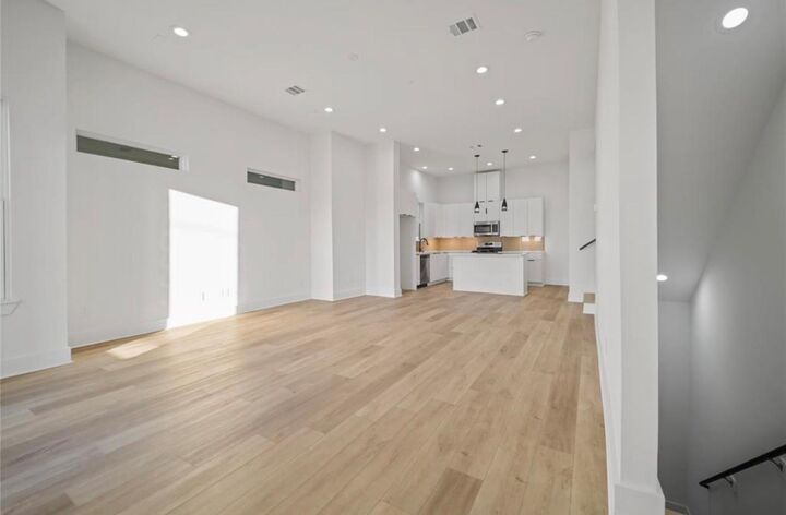Property Photo: 1606 Mary Street TX 77026