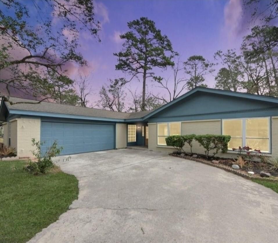 Property Photo: 26206 Maplewood Drive TX 77386