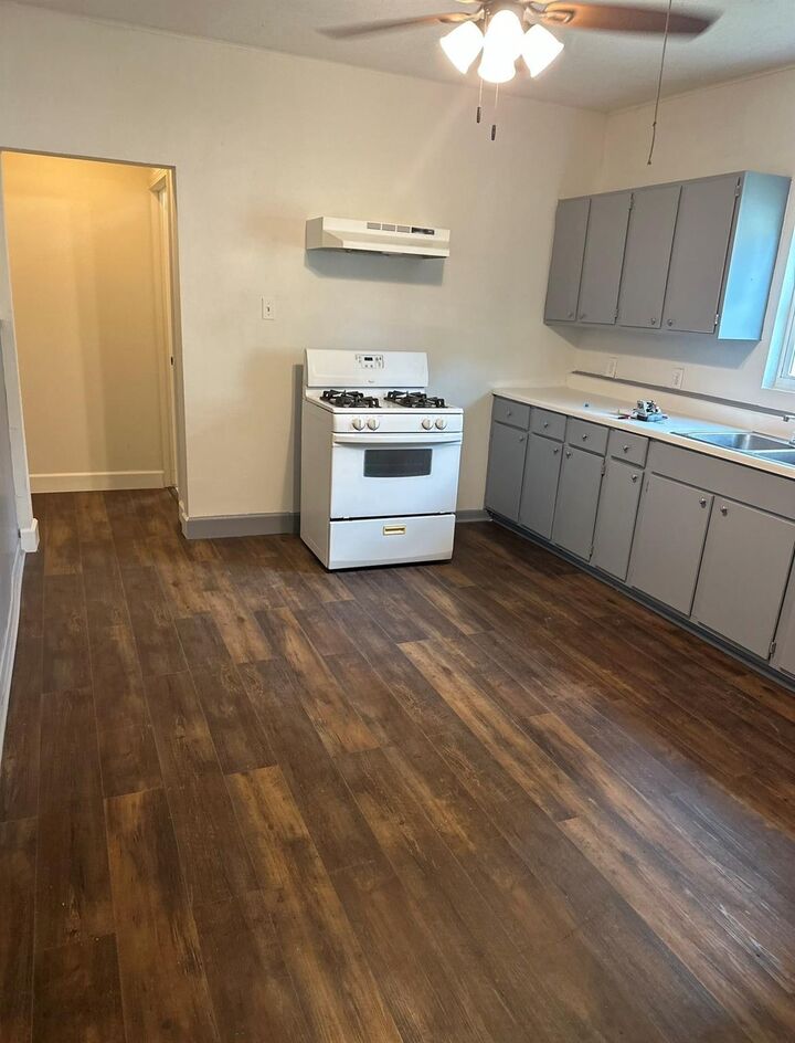 Property Photo:  1505 Yupon Street  TX 77520 
