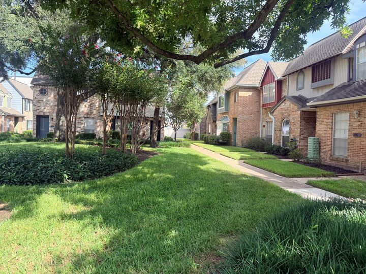 Property Photo:  11002 Hammerly Boulevard 87  TX 77043 