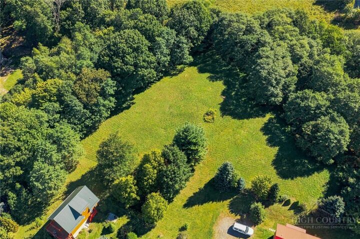 Property Photo: 190 Camelot Drive NC 28604