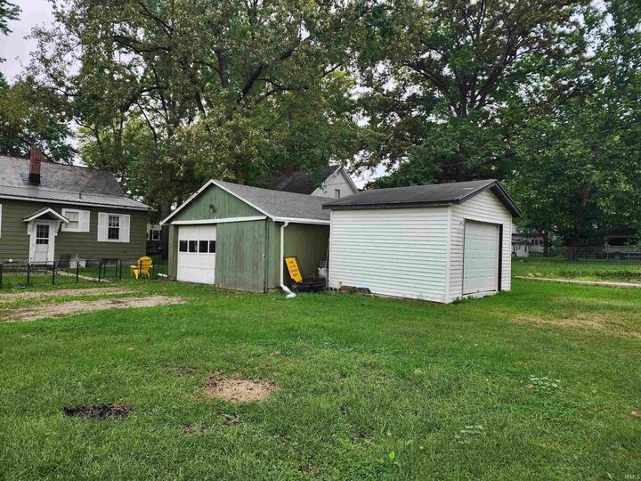 Property Photo:  467 E Franklin Street  IN 46711 