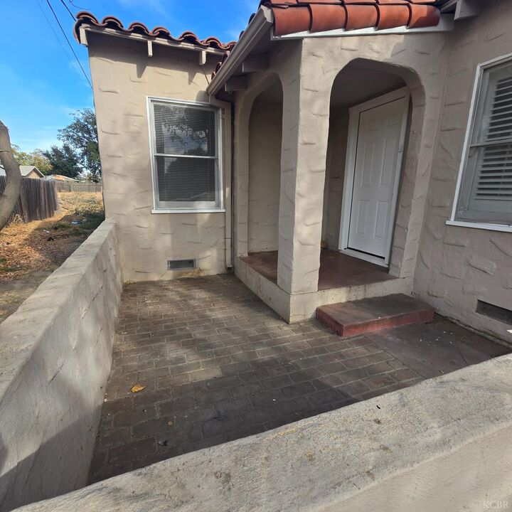 Property Photo:  707 N Harris Street  CA 93230 