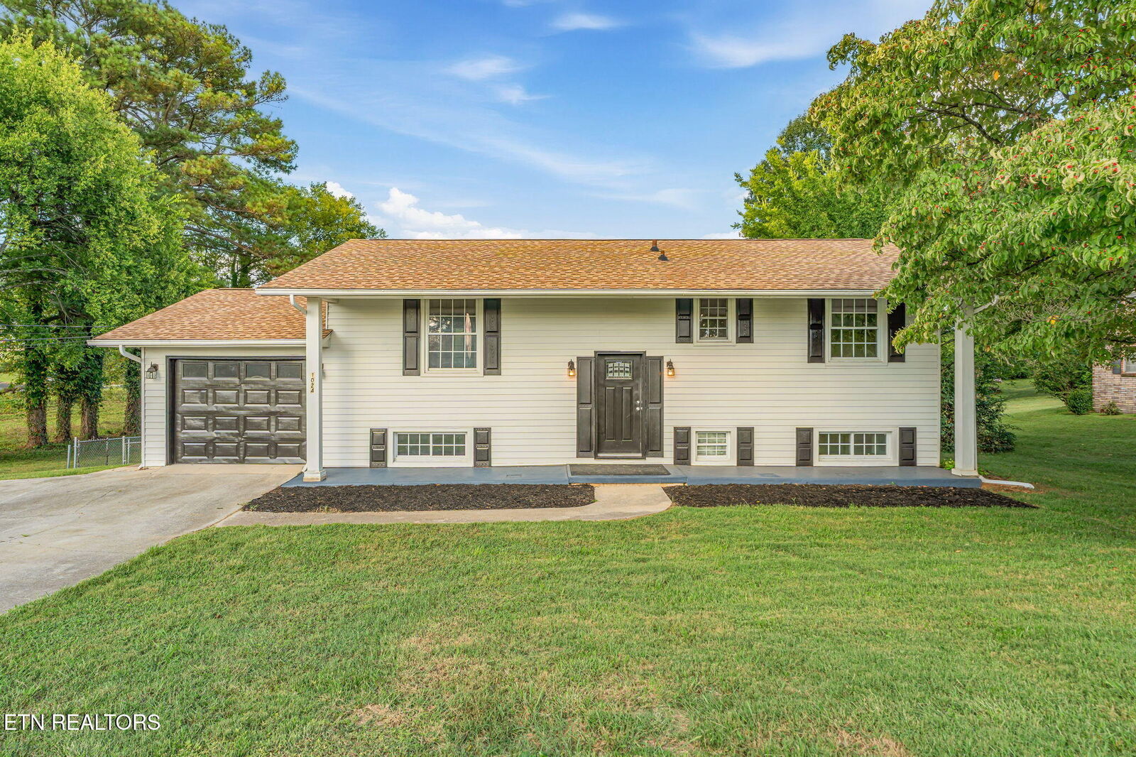 Property Photo: 1024 Sky Blue Drive TN 37923