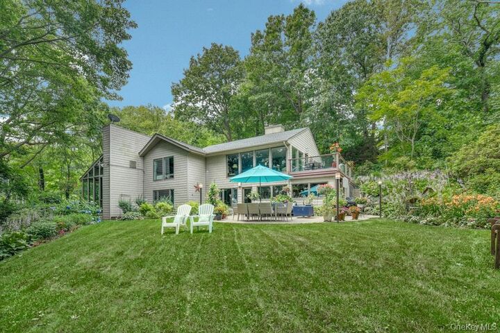 Property Photo:  40 Idle Day Drive  NY 11721 