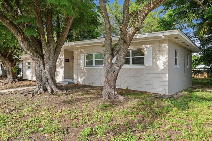 Property Photo: 2213 N Hiawassee Road FL 32818