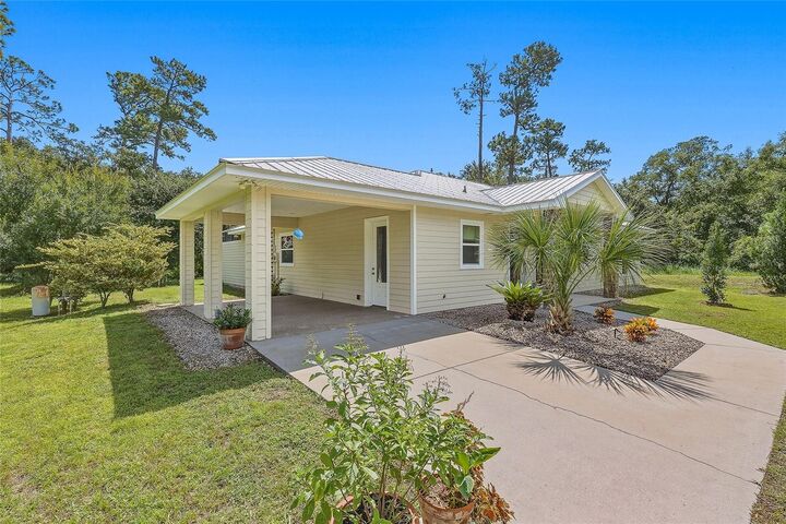 Property Photo: 71 Perry Lane FL 32725
