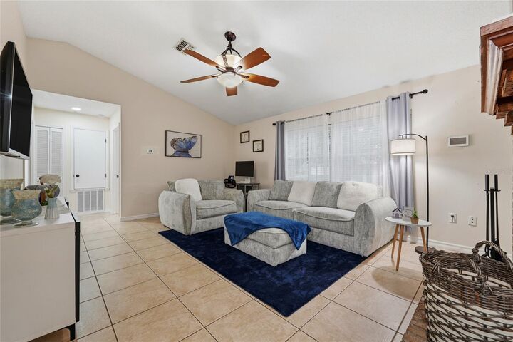 Property Photo:  1012 Glensprings Ave  FL 34787 