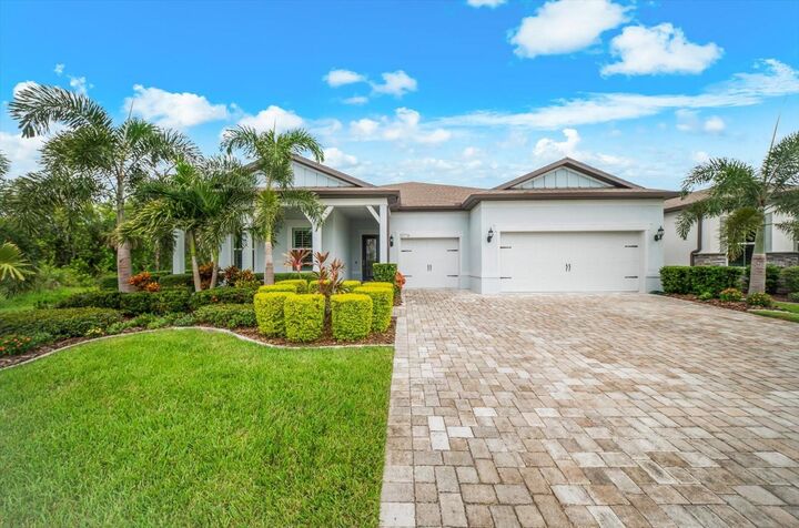 Property Photo: 10716 Saratoga Place FL 34219