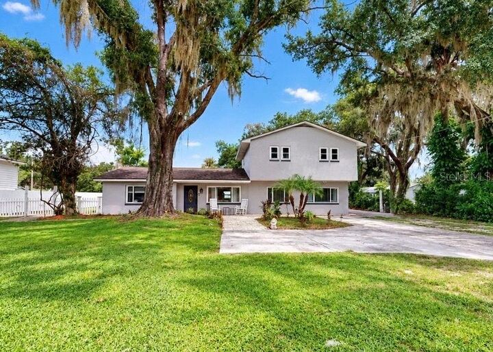 Property Photo:  11004 Riverview Drive  FL 33578 