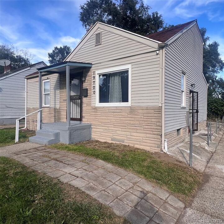 Property Photo:  19700 Teppert Street  MI 48234 3549 