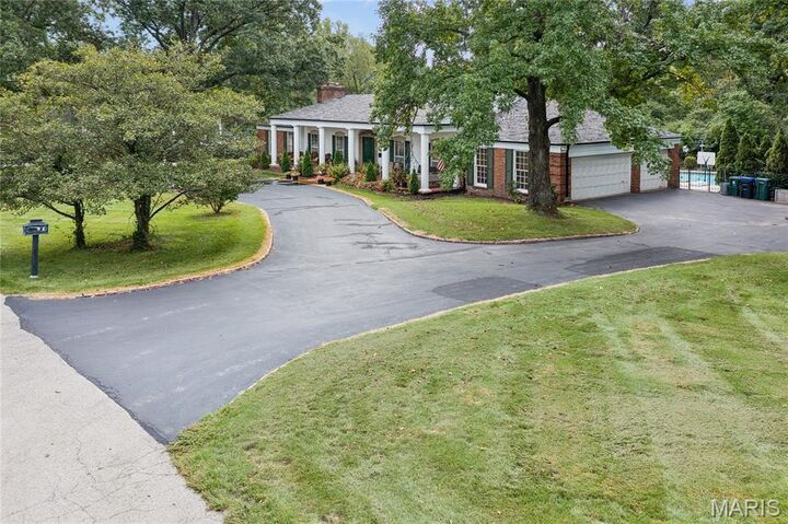 Property Photo: 3 Westwood Country Club MO 63131