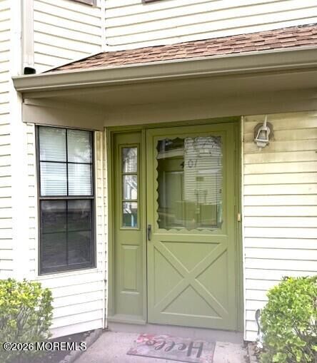Property Photo:  401 Sunshine Court  NJ 08859 