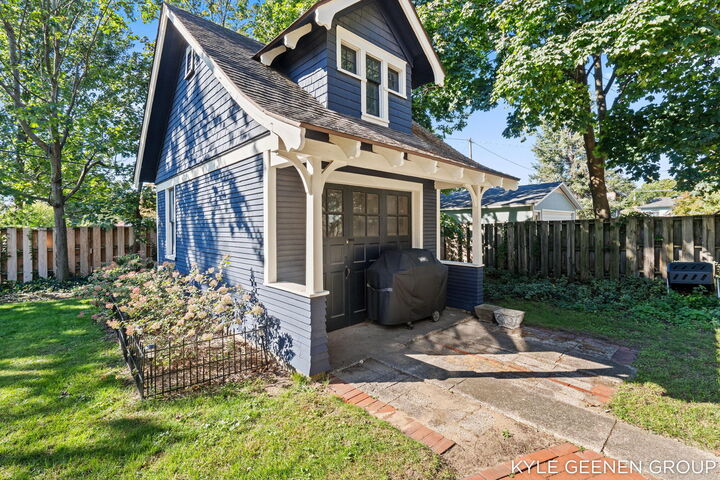 Property Photo: 62 W 11th Street MI 49423