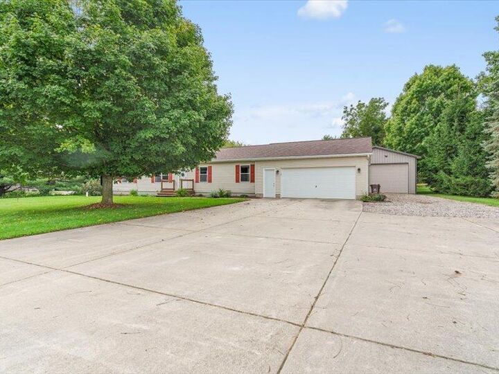 Property Photo: 1415 W Centerline Road MI 48879