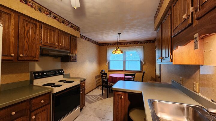 Property Photo: 814 13th Avenue N 7C IA 52732