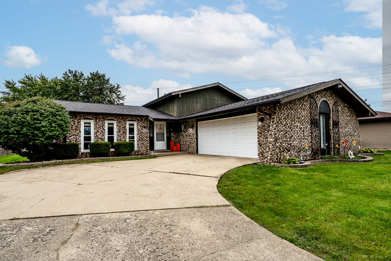 Property Photo:  2407 Durness Court  IL 60403 