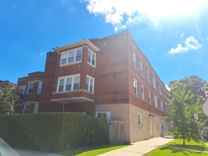 Property Photo:  4219 N Lockwood Avenue 4  IL 60641 