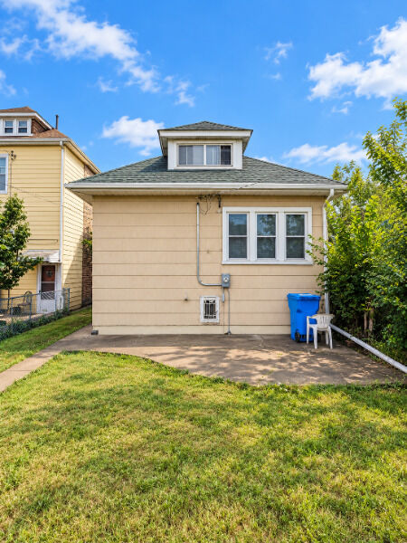Property Photo:  4127 S Francisco Avenue  IL 60632 