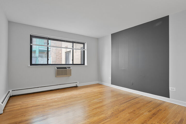 Property Photo:  6758 N Sheridan Avenue 337  IL 60626 