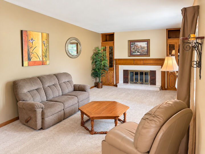Property Photo: 1004 Magnolia Drive IL 60435