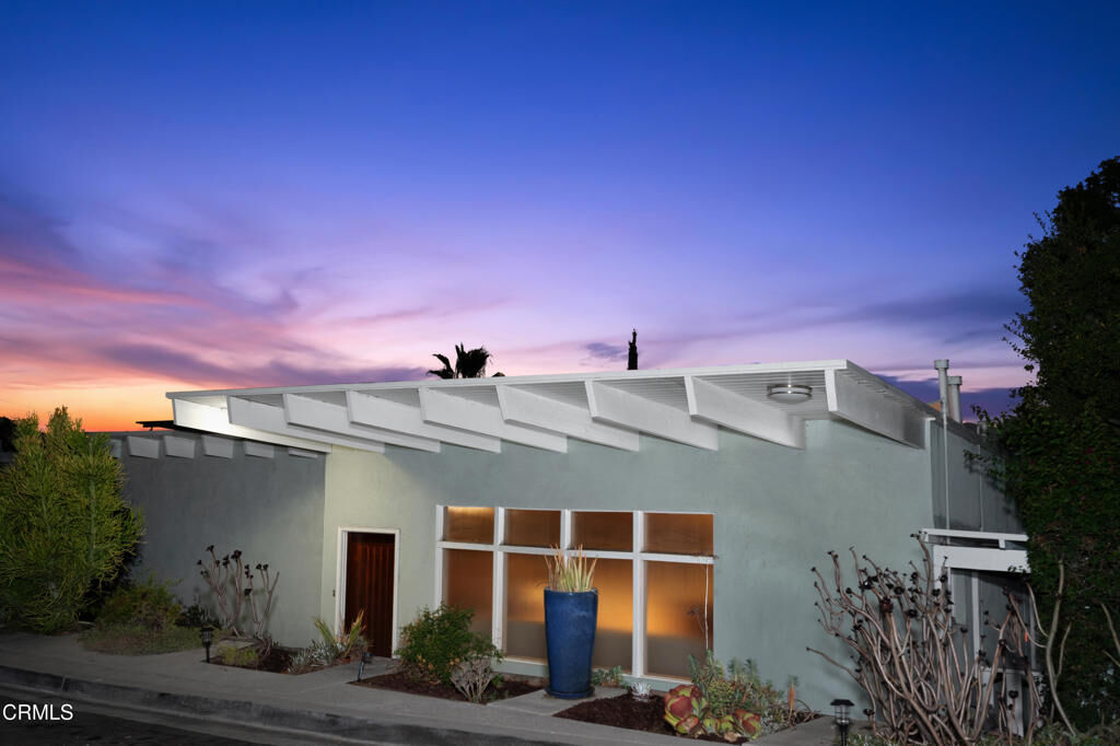 Property Photo: 1425 E Palmer Avenue CA 91205