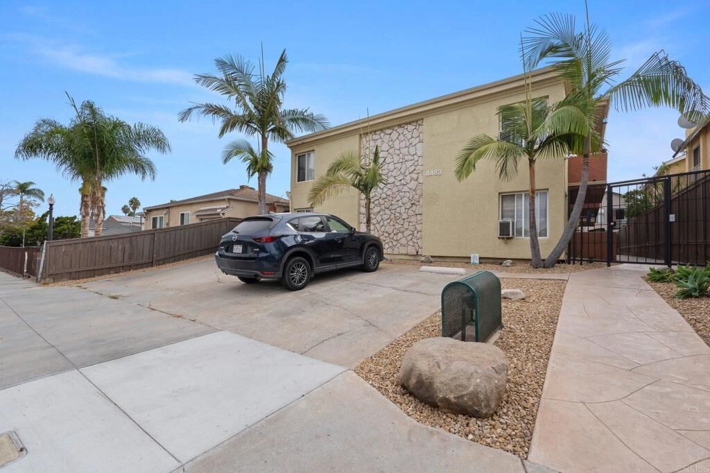 Property Photo:  4483 Winona Avenue Unit 5  CA 92115 
