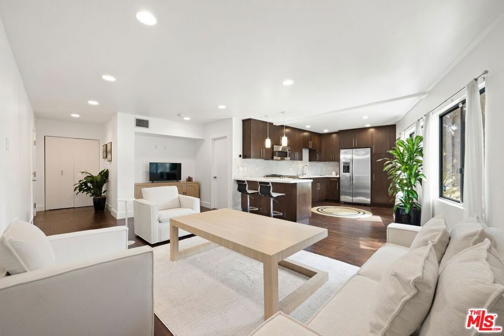Property Photo:  8755 Shoreham Drive 101  CA 90069 