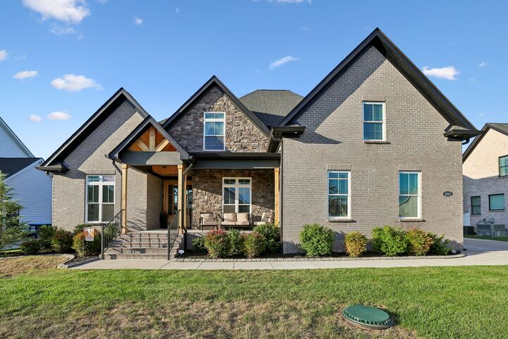Property Photo:  3802 Carriage Dr  TN 37128 