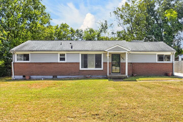 Property Photo:  910 McMahan Ave  TN 37216 