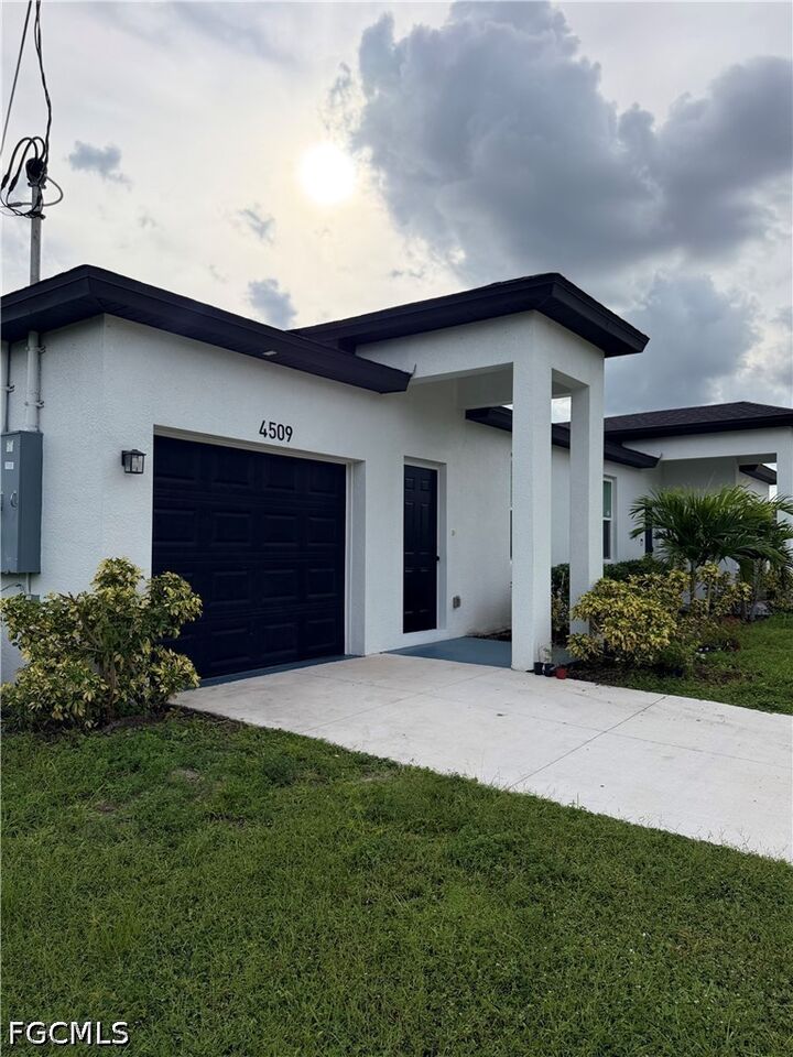 Property Photo:  4509 21st Street SW  FL 33973 