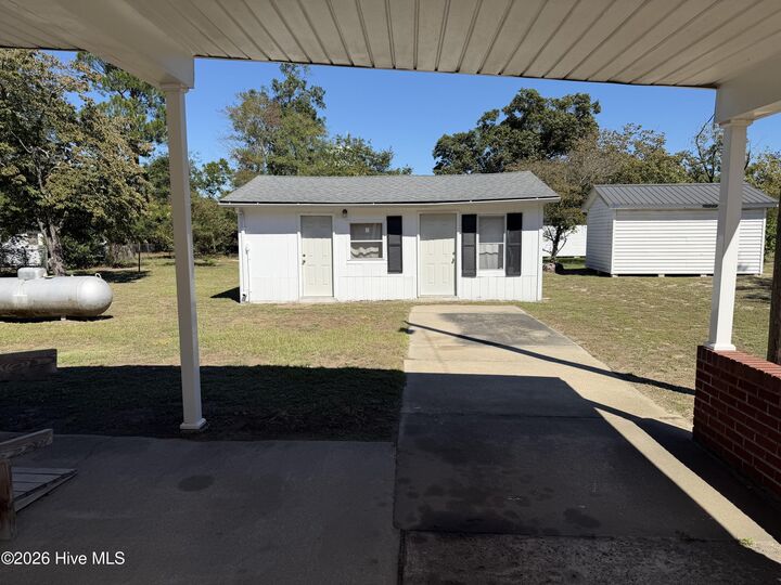 Property Photo:  604 W Boundary Street  NC 28551 