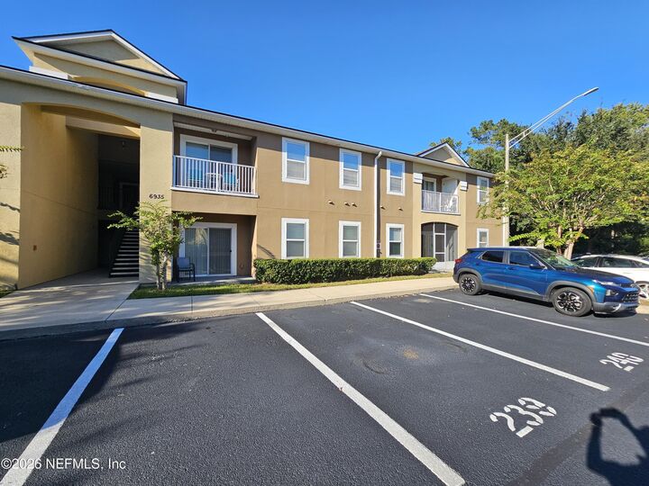 Property Photo:  6935 Ortega Woods Drive 5-1  FL 32244 