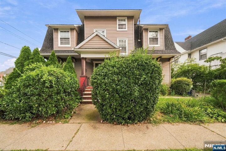 Property Photo:  44 Vanderbeck Place  NJ 07601 
