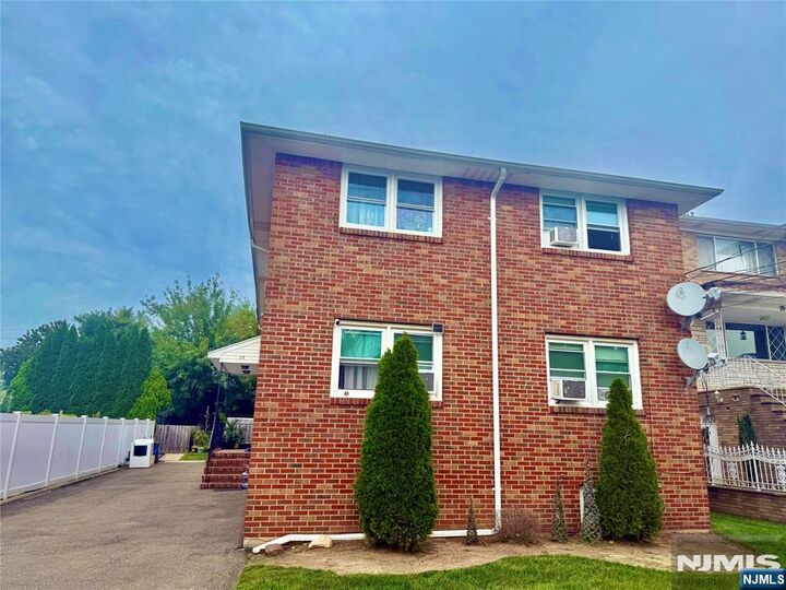 Property Photo:  23 Strong Street  NJ 07057 
