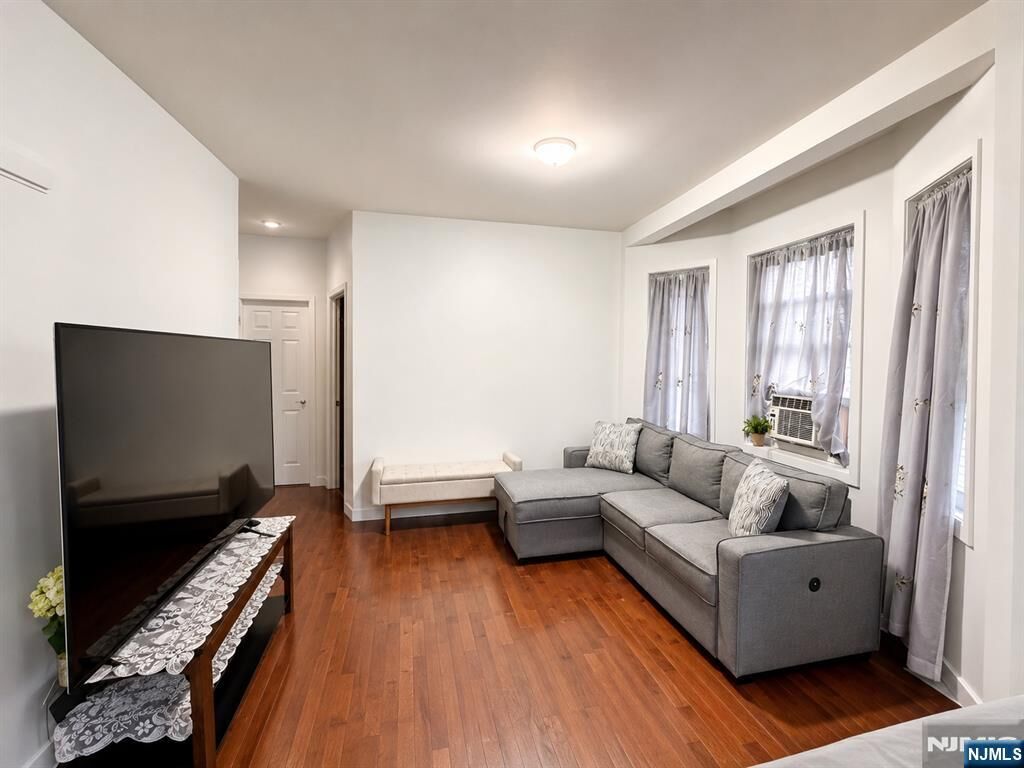 Property Photo:  530 Harrison Avenue 528  NJ 07029 