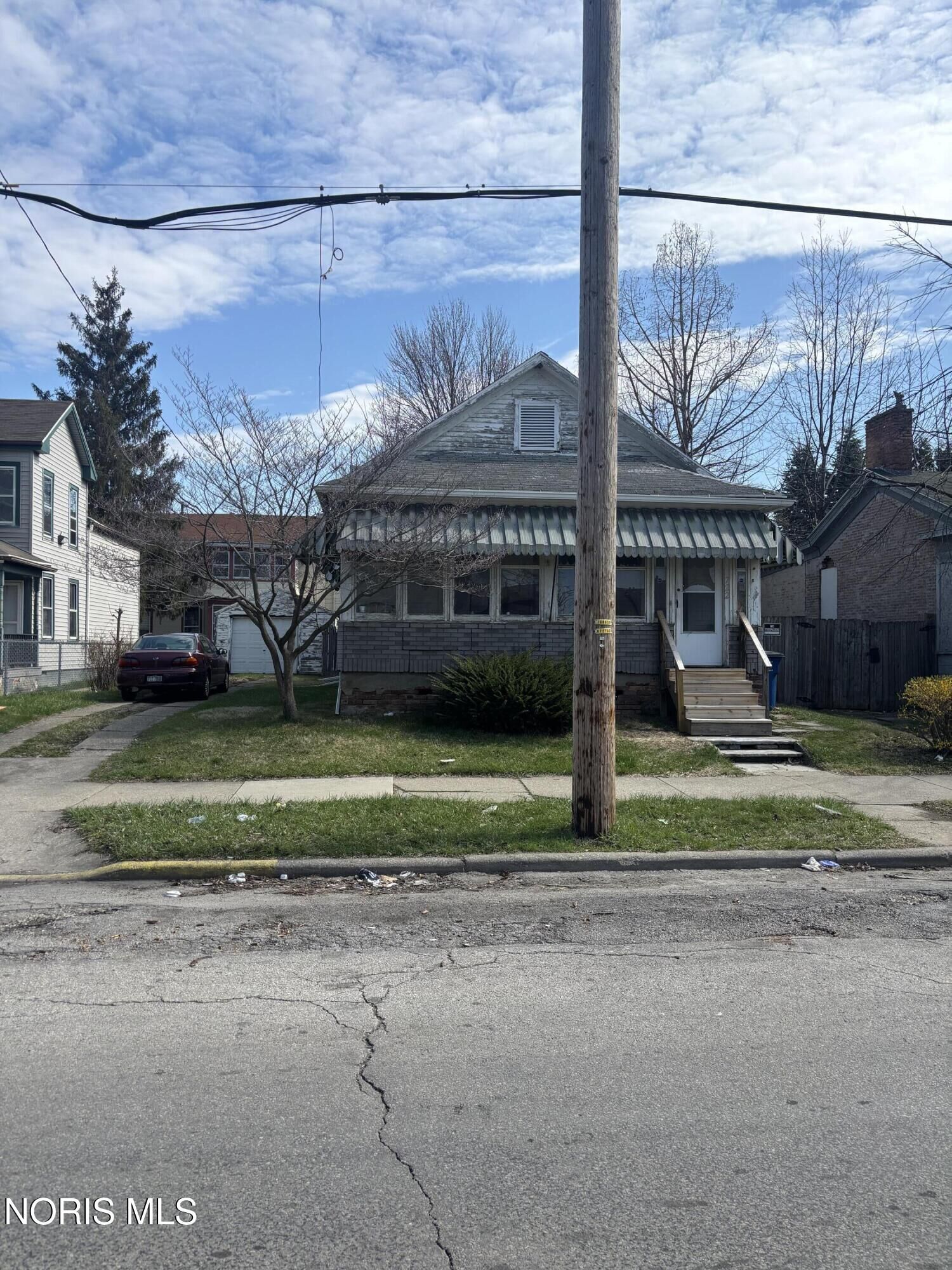 Property Photo: 722 Walnut Street OH 43604