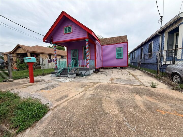 Property Photo:  1724 Piety Street  LA 70117 