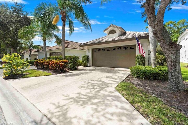 Property Photo: 8033 San Vista Cir 12R FL 34109