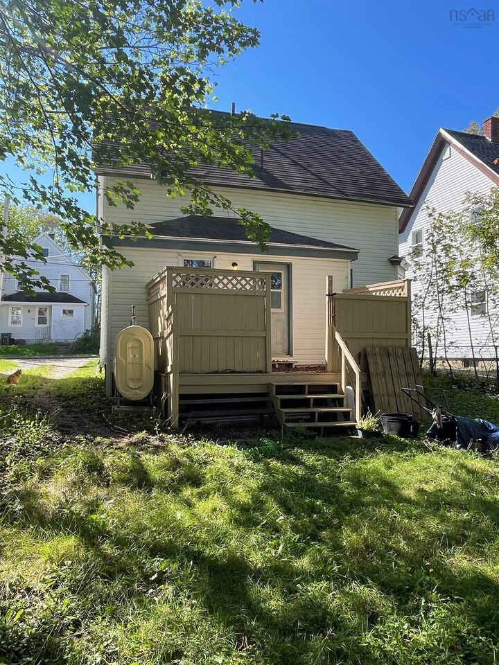Property Photo:  447 Bentinck Street  NS B1S 2Y8 