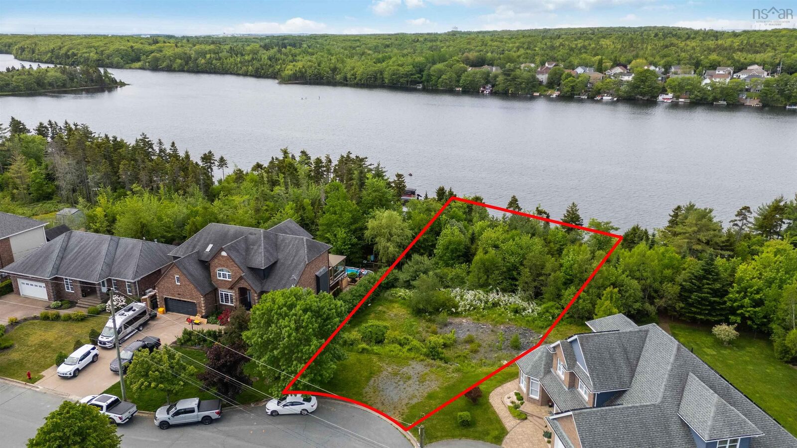 Property Photo:  78 Edgewater Close  NS B2S 6S3 