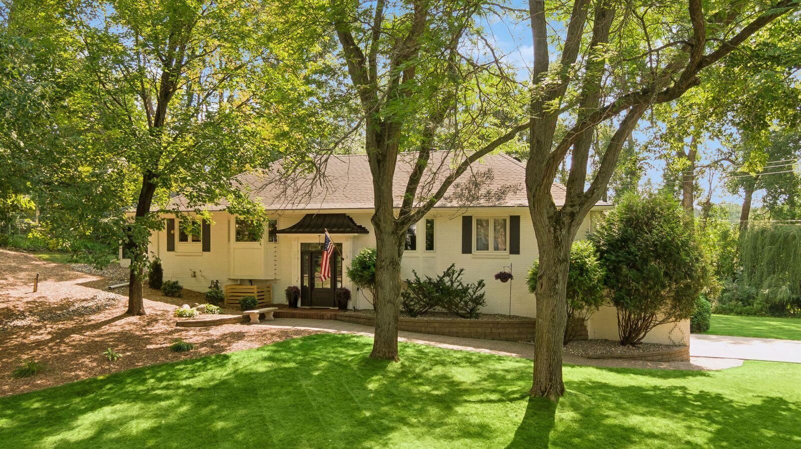 Property Photo:  2312 Sheridan Hills Road  MN 55391 