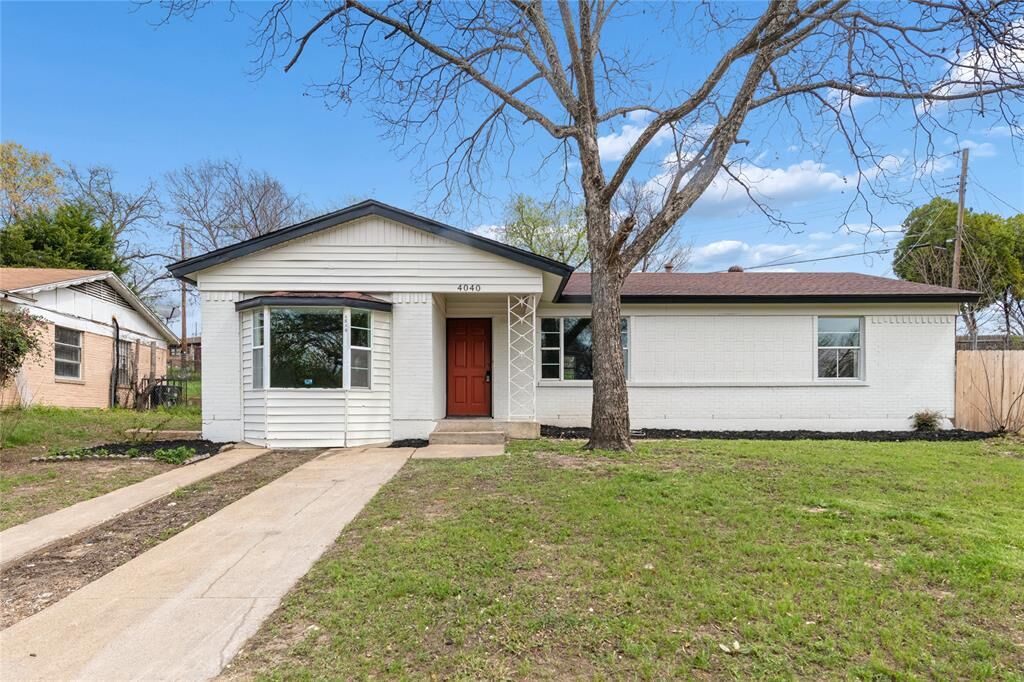Property Photo:  4040 Wind River Drive  TX 75216 