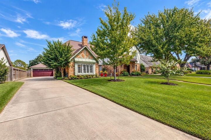 Property Photo:  807 Longview Drive  TX 77478 