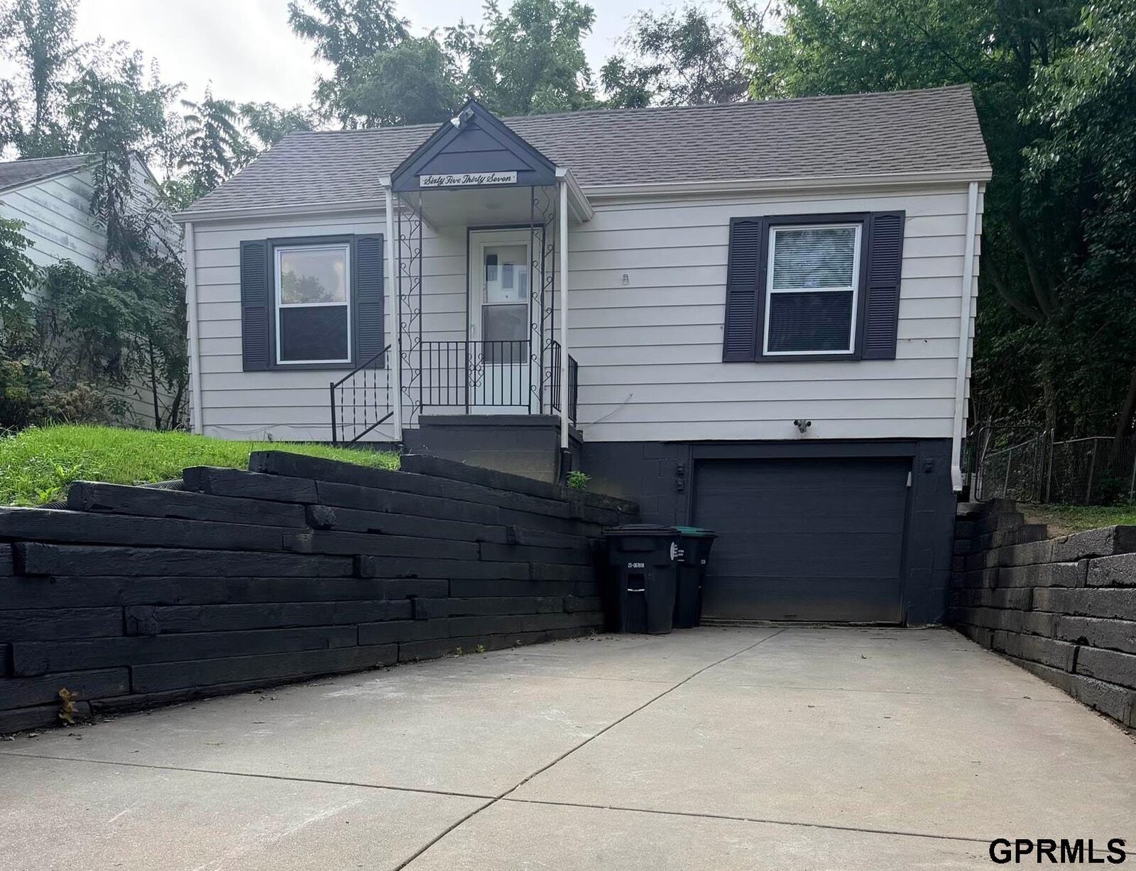 Property Photo:  6537 Franklin Street  NE 68108 