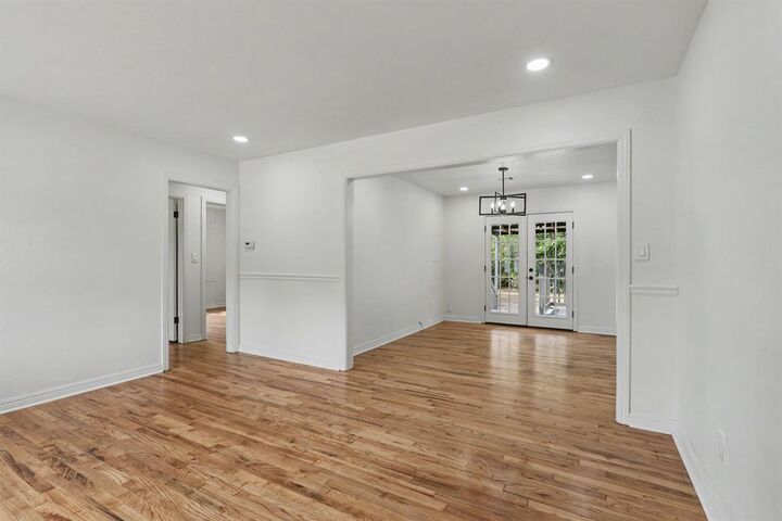 Property Photo: 1727 N Sapulpa Avenue OK 73107